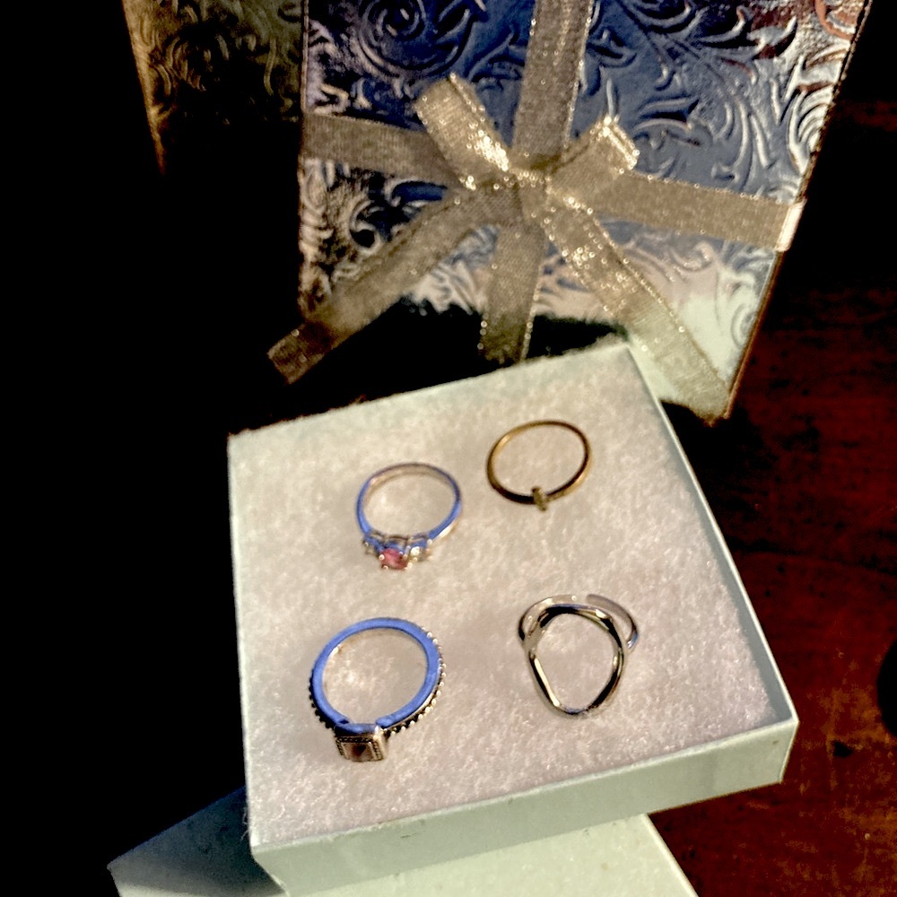 Rings Lot (of 4) - Picture 4 of 4